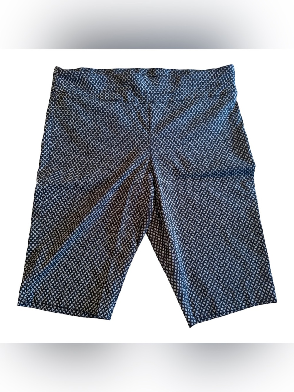 Dana Buchman Black and White Geometric Bermuda Shorts